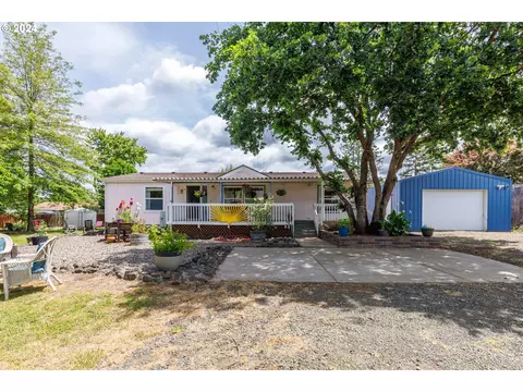 292 Roberts Creek Rd, Roseburg, OR 97471