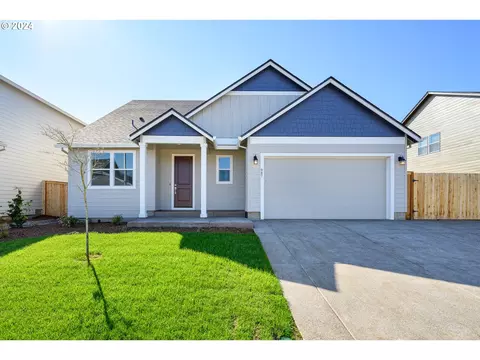 701 Farmington Dr, Junction City, OR 97448