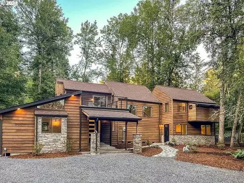 4391 N Shasta Loop, Eugene, OR 97405