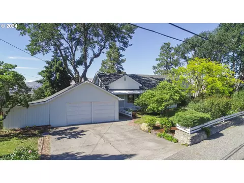1301 E 18th St, The Dalles, OR 97058