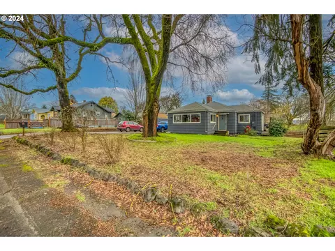 300 N 3rd St, Saint Helens, OR 97051
