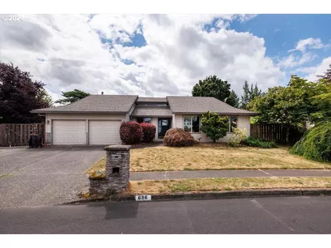 696 NE 26th St, Gresham, OR 97030