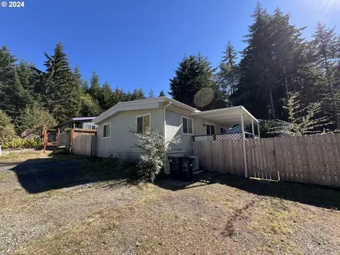 143 Woodglen St, Port Orford, OR 97465
