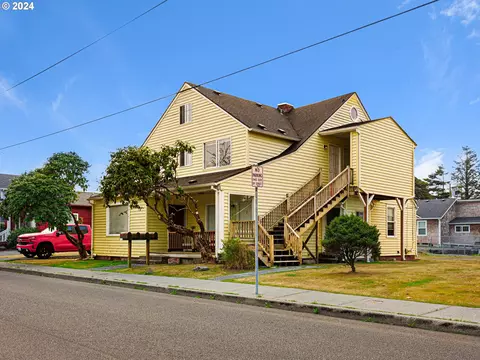 925 4th Ave, Seaside, OR 97138