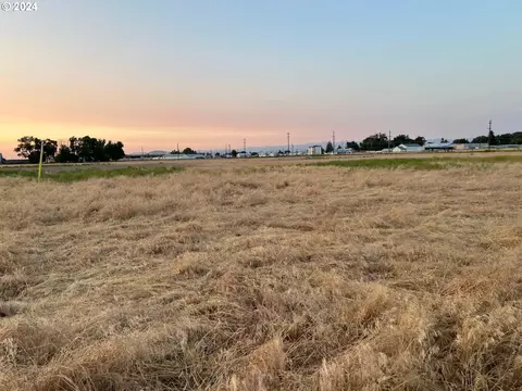 2 E St, Baker City, OR 97814 photo 5