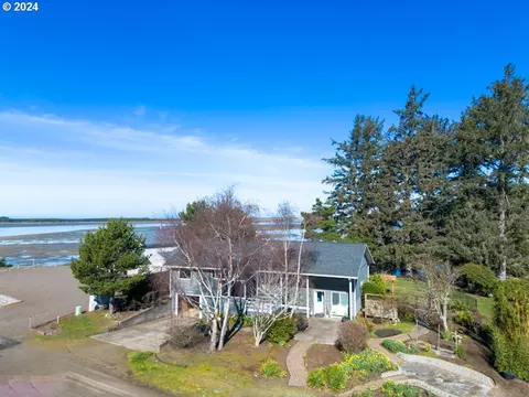 4930 Bourbon Pl W, Tillamook, OR 97141