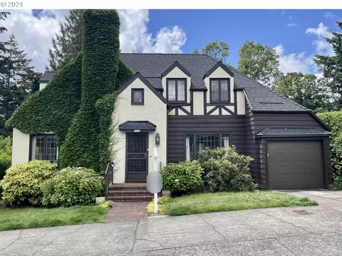 5523 SW Menefee Dr, Portland, OR 97239