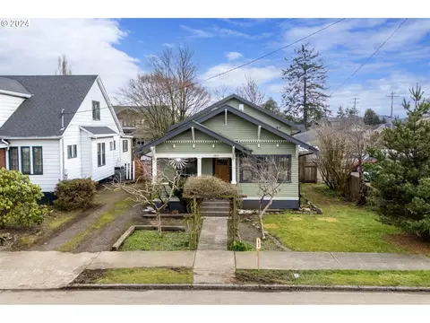 1511 3rd St, Tillamook, OR 97141