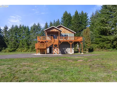 250 Burchard Dr, Scottsburg, OR 97473