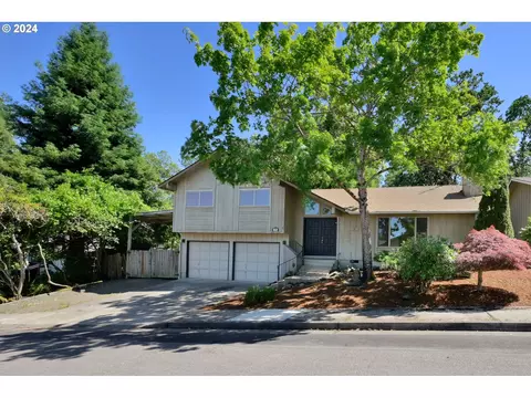 2295 Warren St, Eugene, OR 97405