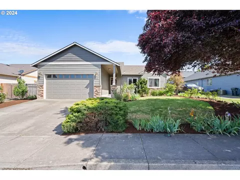 396 SE Regan Hill Loop, Estacada, OR 97023