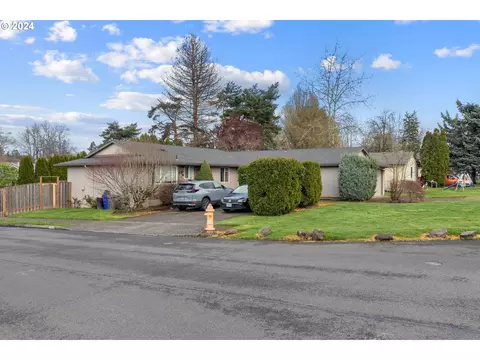 3625 NE Division St, Gresham, OR 97030