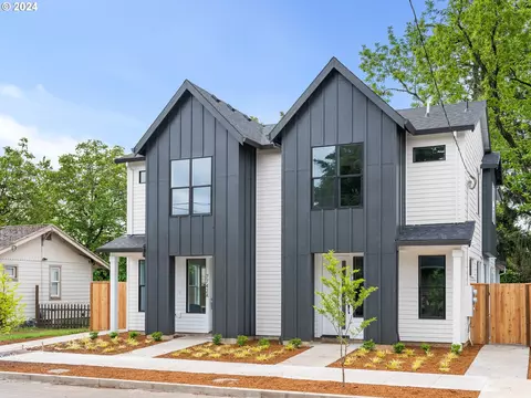 7740 SE Long St #B, Portland, OR 97206