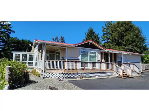 90876 Libby Ln, Coos Bay, OR 97420