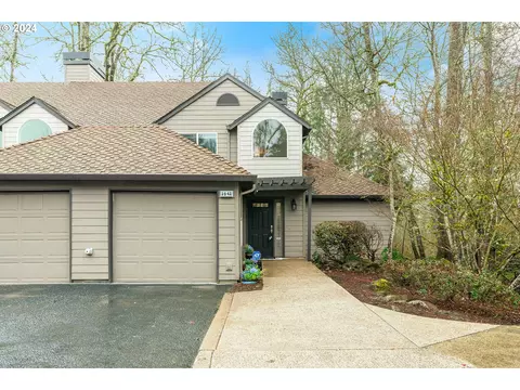 3942 Carman Dr, Lake Oswego, OR 97035