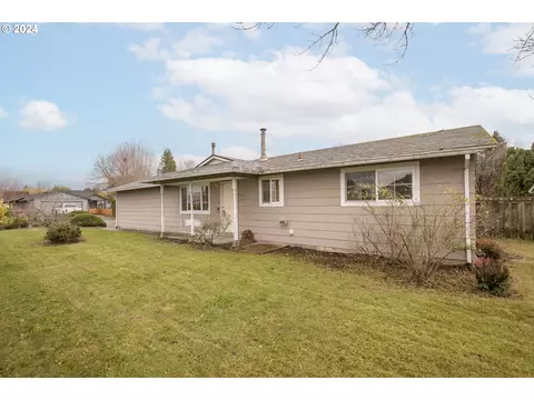 925 NE Country Club Ave, Gresham, OR 97030