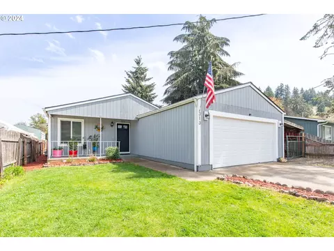 313 10th Ave, Sweet Home, OR 97386