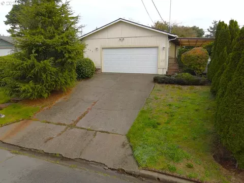 1055 Augustine St, Coos Bay, OR 97420