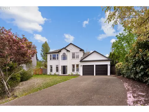 12239 SE Mountain Sun Dr, Clackamas, OR 97015