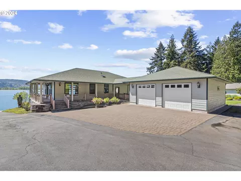 1242 E State Route 4, Cathlamet, WA 98612