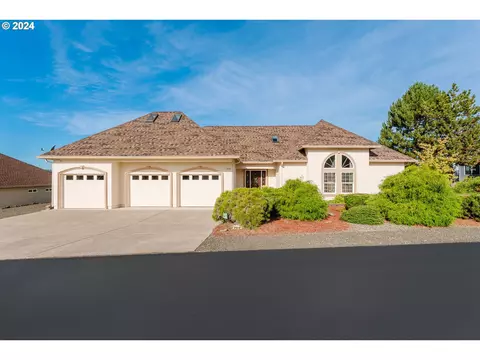 1200 NE Granite Ridge St, Roseburg, OR 97470