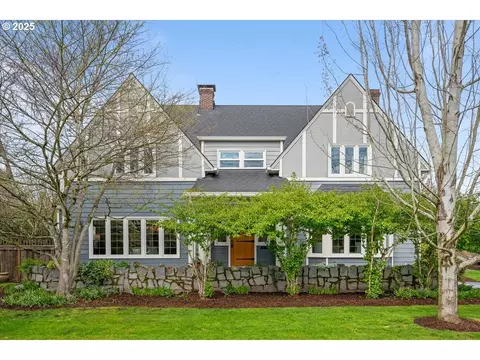 425 SE 50th Ave, Portland, OR 97215