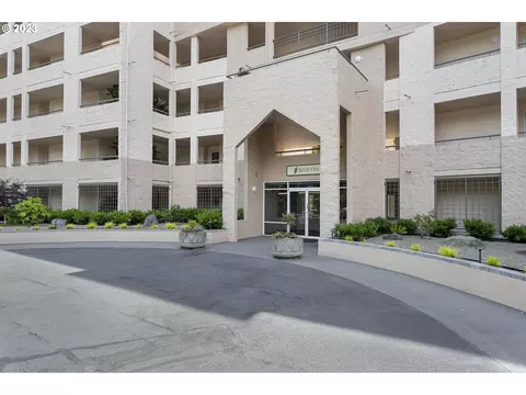 6605 W Burnside Rd #154, Portland, OR 97210
