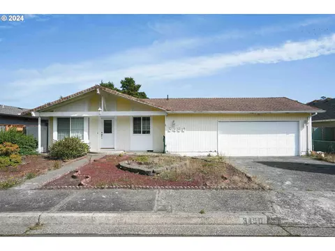 3450 E Myrtle Loop, Florence, OR 97439