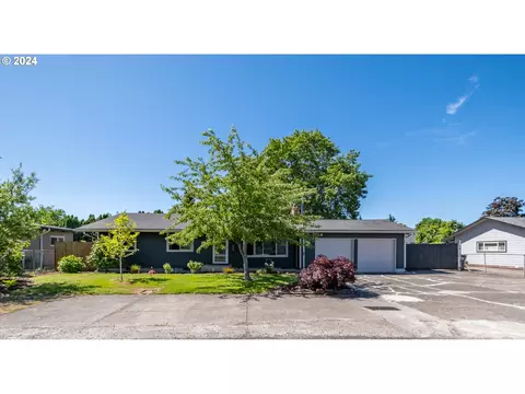 286 W Cedar Dr, Lebanon, OR 97355
