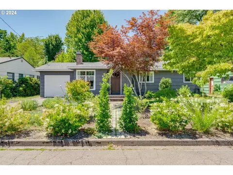 1245 NW Birch St, Mcminnville, OR 97128
