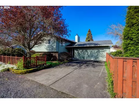 1871 SE Palmblad Rd, Gresham, OR 97080