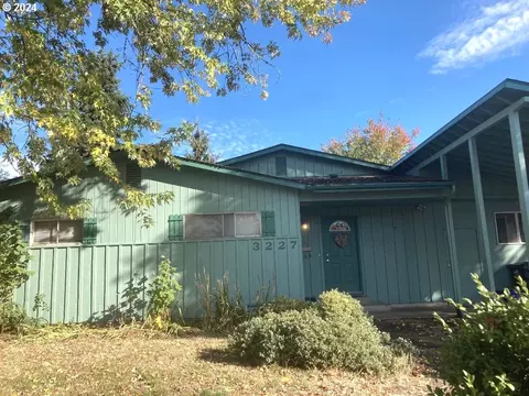 3227 Oriole St, Springfield, OR 97477