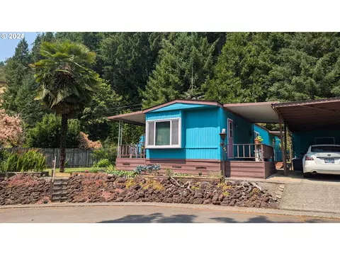 76726 Simpson Dr #7, Oakridge, OR 97463