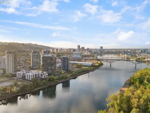 841 S Gaines St #1506, Portland, OR 97239
