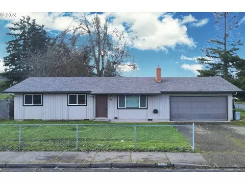 325 S R St, Cottage Grove, OR 97424