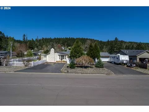 1525 E Fourth Ave, Sutherlin, OR 97479