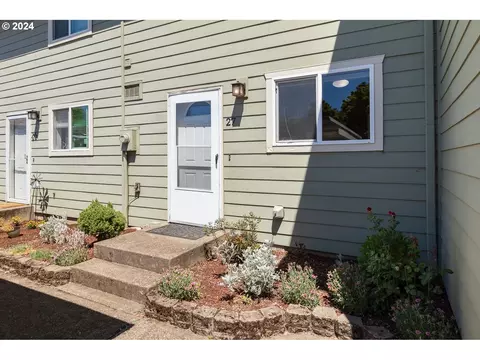 3305 E Vittoria Way #27, Newberg, OR 97132