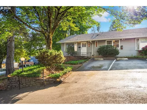 2675 SW Spring Garden St, Portland, OR 97219