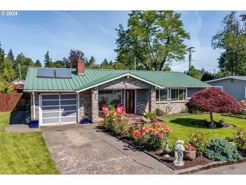 760 Riverdale Dr, Gladstone, OR 97027