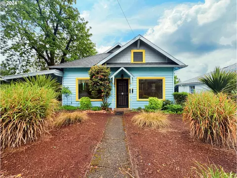 1721 NE Freemont Ave, Roseburg, OR 97470