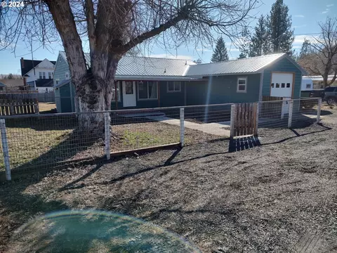 101 N Whipple St, Wallowa, OR 97885