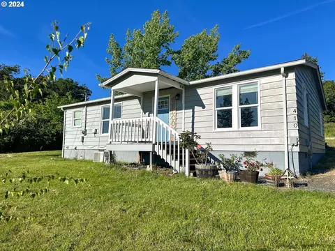410 N Hyland Ln, Lowell, OR 97452