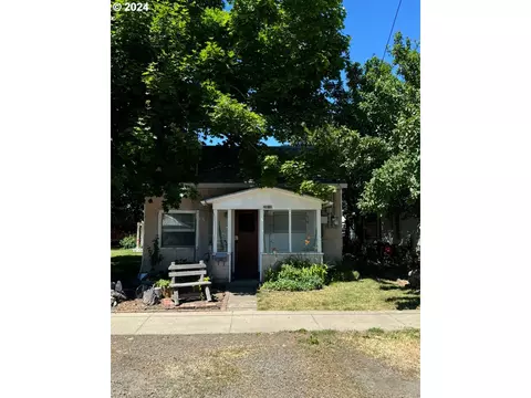2810 N 4th St, La Grande, OR 97850