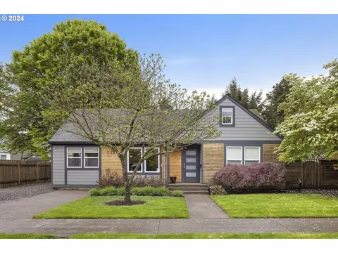 8826 NE Hill Way, Portland, OR 97220