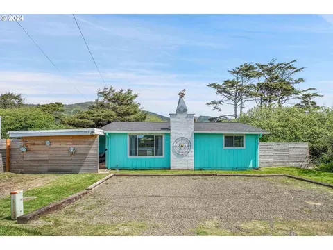 1702 N Highway 101, Rockaway Beach, OR 97136