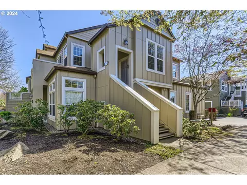 1895 NE Ashberry Dr, Hillsboro, OR 97124