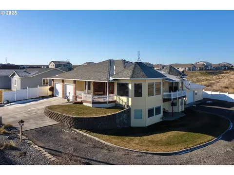 235 Truman Ave, Umatilla, OR 97882