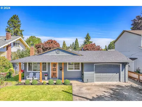 180 W Dartmouth St, Gladstone, OR 97027