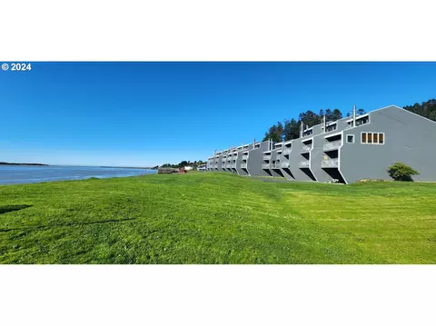94304 Wedderburn Loop #428, Gold Beach, OR 97444