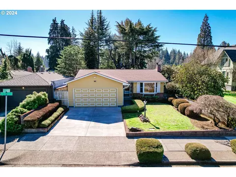 6670 SE Stark St, Portland, OR 97215